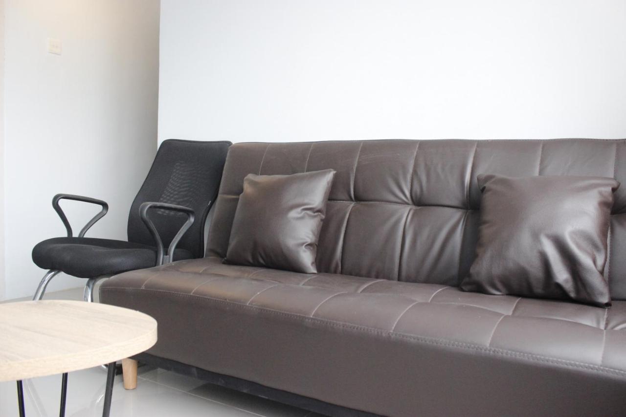 Modest 2Br Apartment At The Jarrdin Cihampelas By Travelio Бандунг Екстер'єр фото